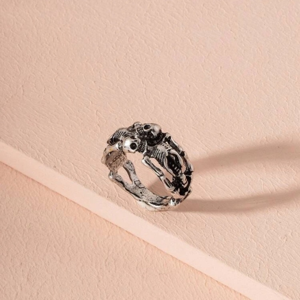 Skeleton ring